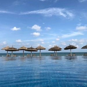 Meet your Posher, Felicity